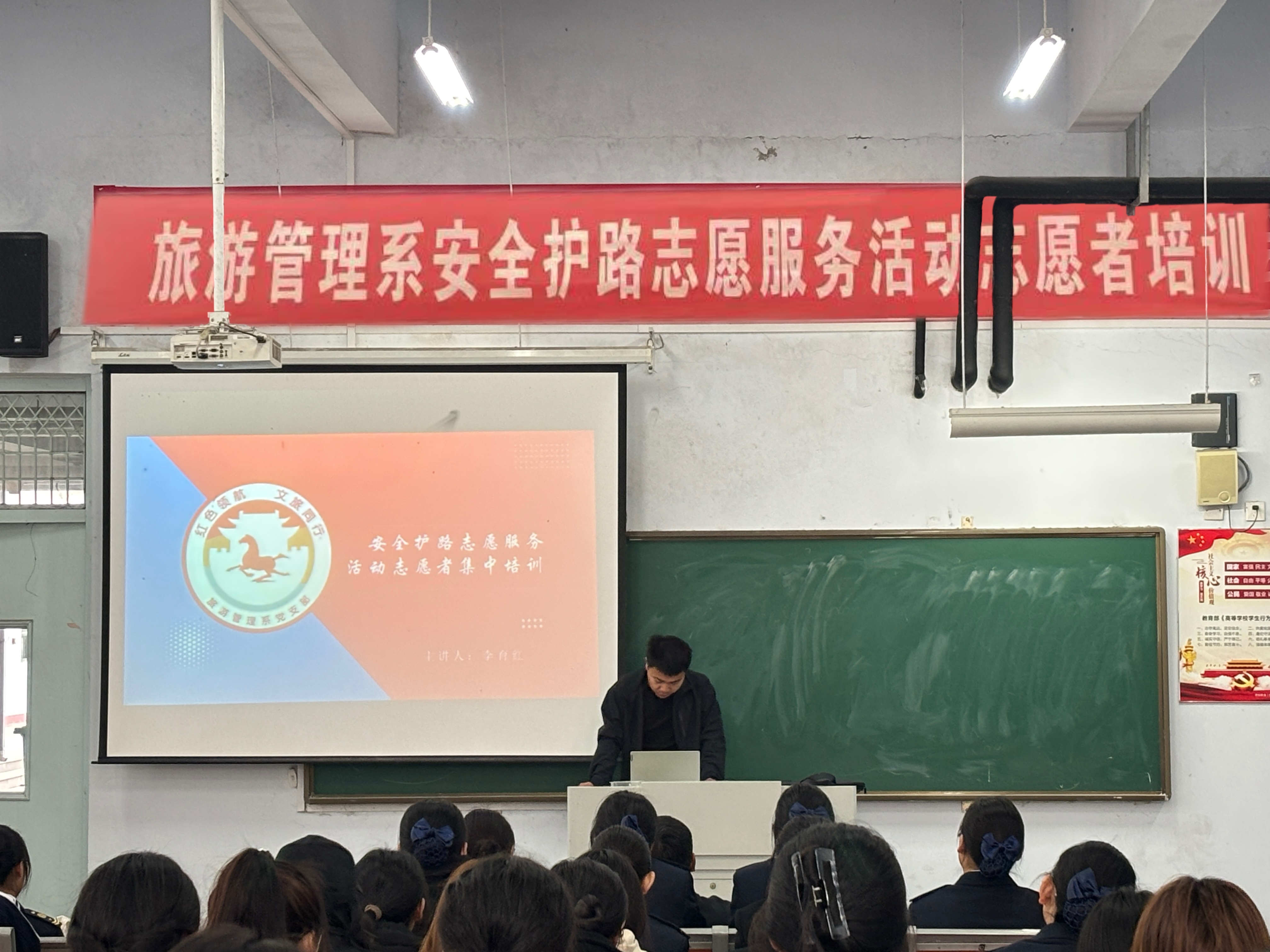 8d6c577bd90ee41a6d5dec37aba67f68.jpg